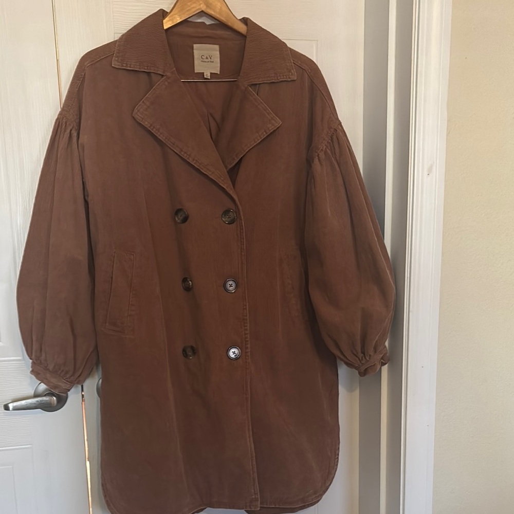 Boutique Trench Coat with Oversized Fit and Voluminous Sleeves